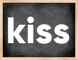 3 forms of the verb kiss